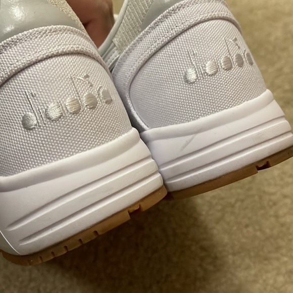 Diadora N9002 Suede Sneakers Size 9 Color White Cream - Picture 10 of 11